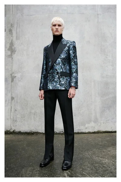Look 50